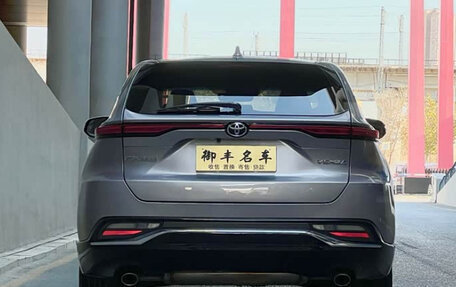 Toyota Venza, 2022 год, 4 000 000 рублей, 5 фотография
