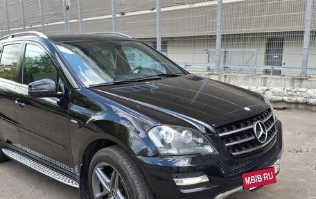 Mercedes-Benz M-Класс, 2011 год, 2 100 000 рублей, 2 фотография