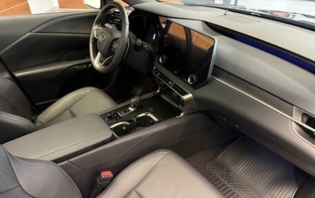 Lexus RX IV рестайлинг, 2024 год, 7 800 000 рублей, 9 фотография