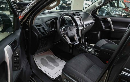 Toyota Land Cruiser Prado 150 рестайлинг 2, 2014 год, 2 850 000 рублей, 8 фотография