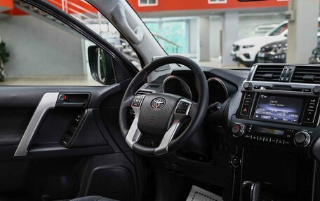 Toyota Land Cruiser Prado 150 рестайлинг 2, 2014 год, 2 850 000 рублей, 10 фотография