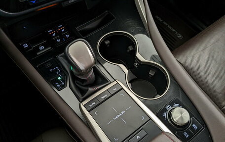 Lexus RX IV рестайлинг, 2021 год, 4 800 000 рублей, 27 фотография