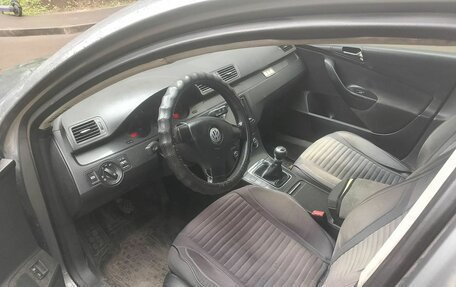 Volkswagen Passat B6, 2006 год, 560 000 рублей, 2 фотография
