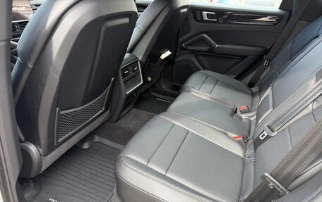 Porsche Cayenne III, 2021 год, 12 000 000 рублей, 17 фотография