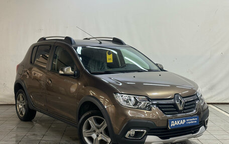 Renault Sandero II рестайлинг, 2020 год, 1 350 000 рублей, 2 фотография