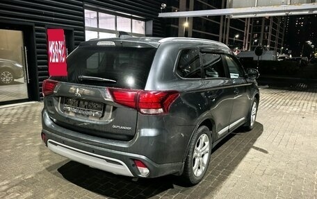 Mitsubishi Outlander III рестайлинг 3, 2019 год, 2 100 000 рублей, 3 фотография