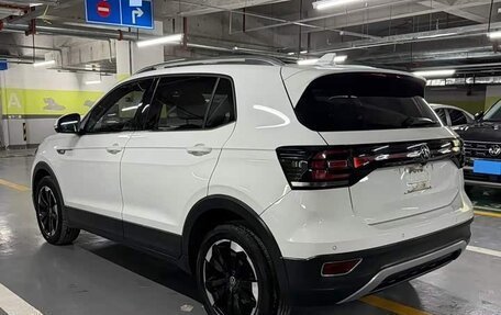 Volkswagen T-Cross I, 2023 год, 1 727 000 рублей, 6 фотография