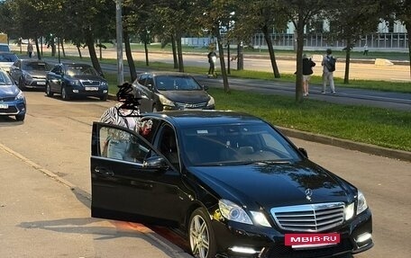 Mercedes-Benz E-Класс, 2012 год, 2 100 000 рублей, 3 фотография