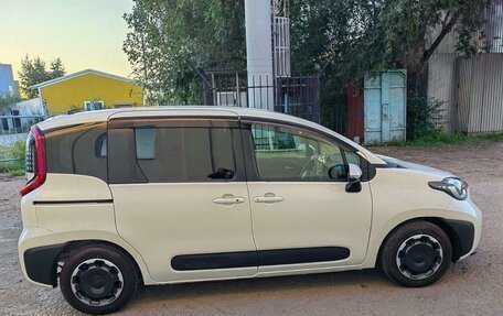 Toyota Sienta, 2023 год, 1 450 000 рублей, 2 фотография