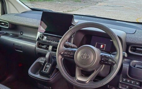 Toyota Sienta, 2023 год, 1 450 000 рублей, 8 фотография