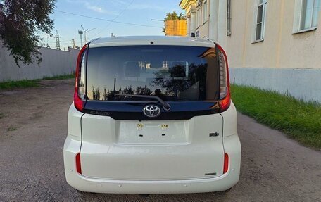 Toyota Sienta, 2023 год, 1 450 000 рублей, 4 фотография