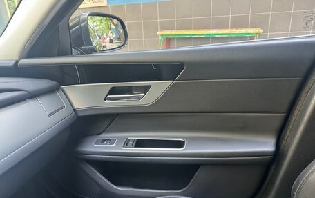Jaguar XF II, 2017 год, 1 870 000 рублей, 6 фотография