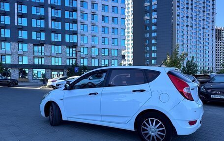 Hyundai Solaris II рестайлинг, 2013 год, 700 000 рублей, 8 фотография