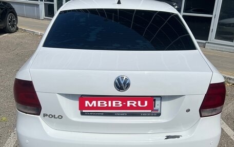 Volkswagen Polo VI (EU Market), 2011 год, 800 000 рублей, 2 фотография