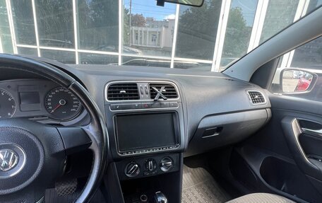 Volkswagen Polo VI (EU Market), 2011 год, 800 000 рублей, 6 фотография