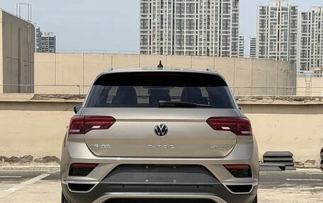 Volkswagen T-Roc I, 2023 год, 1 860 000 рублей, 5 фотография