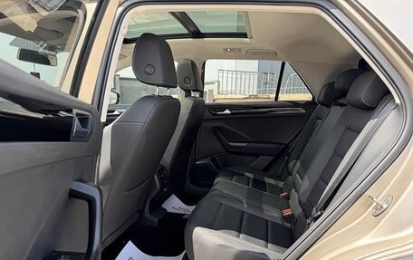 Volkswagen T-Roc I, 2023 год, 1 860 000 рублей, 14 фотография
