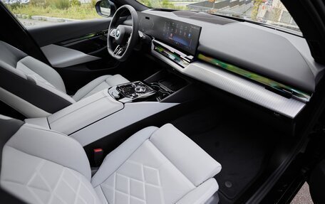 BMW 5 серия, 2026 год, 9 900 000 рублей, 14 фотография
