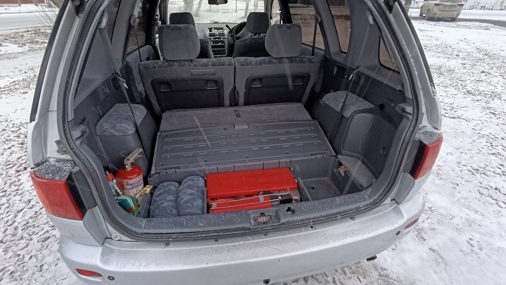 Toyota Ipsum I, 1998 год, 500 000 рублей, 13 фотография