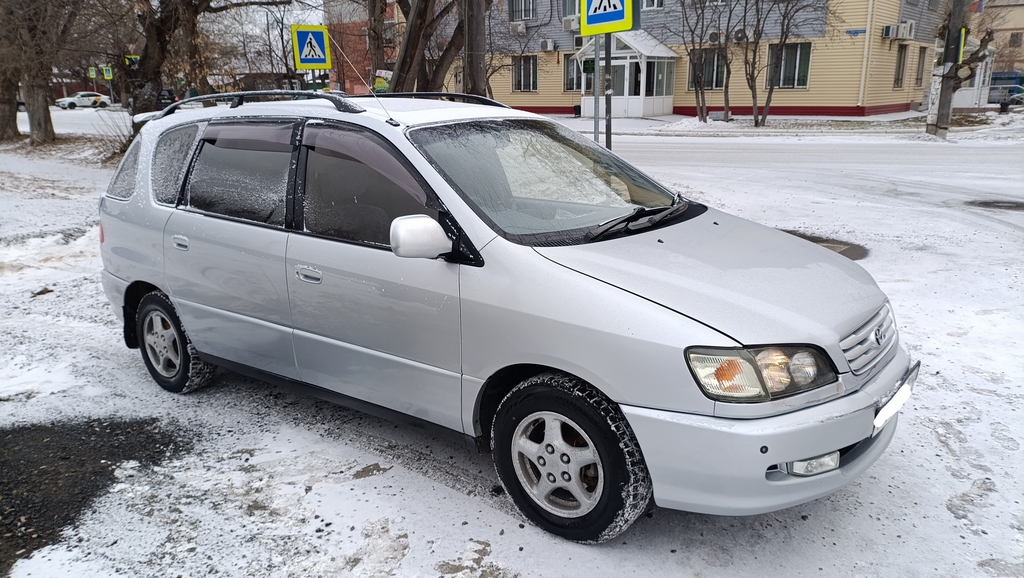 Toyota Ipsum I, 1998 год, 500 000 рублей, 4 фотография