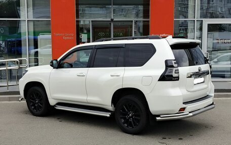 Toyota Land Cruiser Prado 150 рестайлинг 2, 2020 год, 6 300 000 рублей, 7 фотография