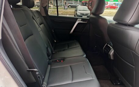 Toyota Land Cruiser Prado 150 рестайлинг 2, 2020 год, 6 300 000 рублей, 16 фотография