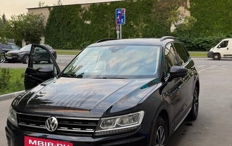 Volkswagen Tiguan II, 2019 год, 2 100 000 рублей, 2 фотография