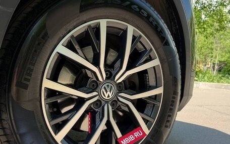 Volkswagen Tiguan II, 2019 год, 2 100 000 рублей, 12 фотография