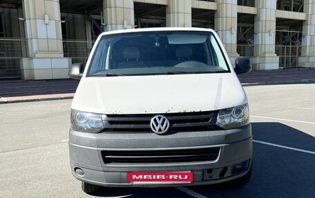 Volkswagen Transporter T5 рестайлинг, 2012 год, 1 650 000 рублей, 2 фотография