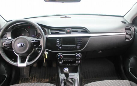KIA Rio IV, 2018 год, 879 000 рублей, 8 фотография