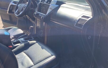Toyota Land Cruiser Prado 150 рестайлинг 2, 2016 год, 4 200 000 рублей, 9 фотография