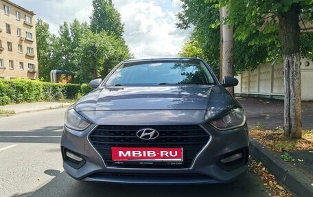 Hyundai Solaris II рестайлинг, 2017 год, 1 033 000 рублей, 1 фотография