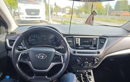 Hyundai Solaris II рестайлинг, 2017 год, 1 033 000 рублей, 7 фотография