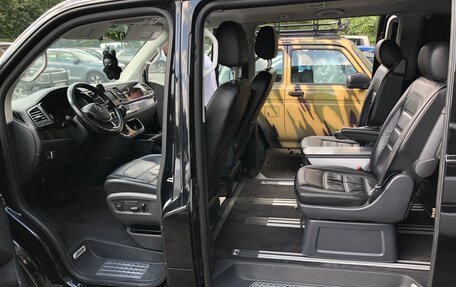 Volkswagen Multivan T6 рестайлинг, 2018 год, 4 450 000 рублей, 8 фотография