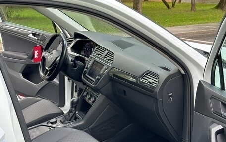 Volkswagen Tiguan II, 2016 год, 2 499 000 рублей, 12 фотография