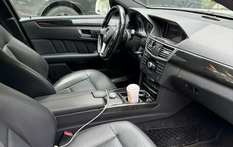 Mercedes-Benz E-Класс, 2012 год, 900 000 рублей, 6 фотография