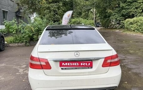 Mercedes-Benz E-Класс, 2012 год, 900 000 рублей, 4 фотография