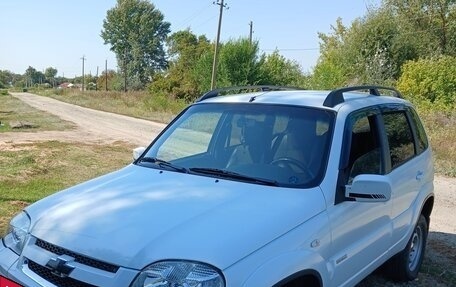 Chevrolet Niva I рестайлинг, 2010 год, 50 000 рублей, 2 фотография