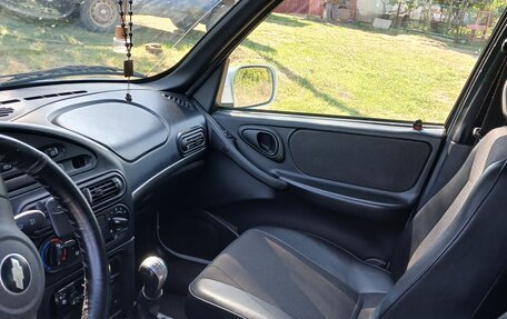 Chevrolet Niva I рестайлинг, 2010 год, 50 000 рублей, 5 фотография