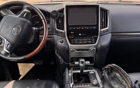 Toyota Land Cruiser 200, 2016 год, 6 700 000 рублей, 12 фотография