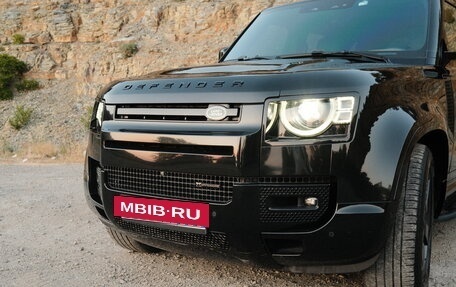 Land Rover Defender II, 2023 год, 10 800 000 рублей, 2 фотография