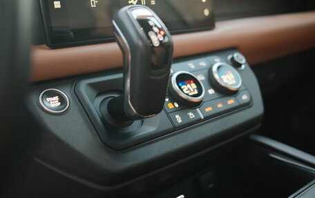 Land Rover Defender II, 2023 год, 10 800 000 рублей, 13 фотография