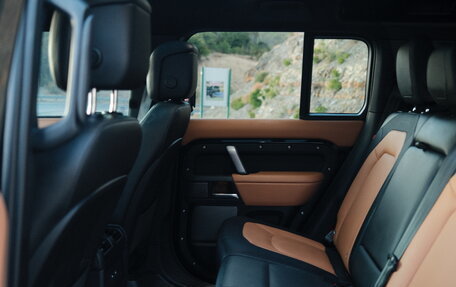 Land Rover Defender II, 2023 год, 10 800 000 рублей, 19 фотография