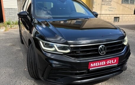 Volkswagen Tiguan II, 2021 год, 3 900 000 рублей, 2 фотография