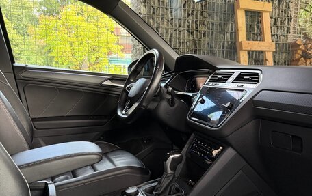 Volkswagen Tiguan II, 2021 год, 3 900 000 рублей, 25 фотография