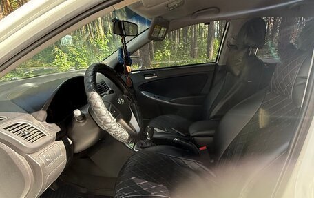 Hyundai Solaris II рестайлинг, 2015 год, 790 000 рублей, 4 фотография