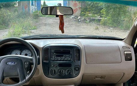Ford Escape II, 2001 год, 399 999 рублей, 27 фотография
