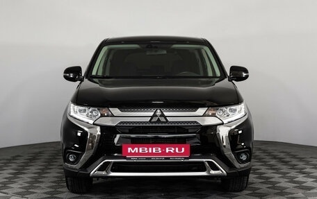 Mitsubishi Outlander III рестайлинг 3, 2018 год, 2 299 000 рублей, 2 фотография