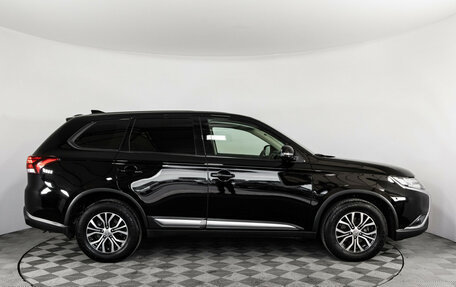 Mitsubishi Outlander III рестайлинг 3, 2018 год, 2 299 000 рублей, 4 фотография
