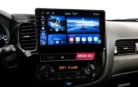 Mitsubishi Outlander III рестайлинг 3, 2018 год, 2 299 000 рублей, 13 фотография